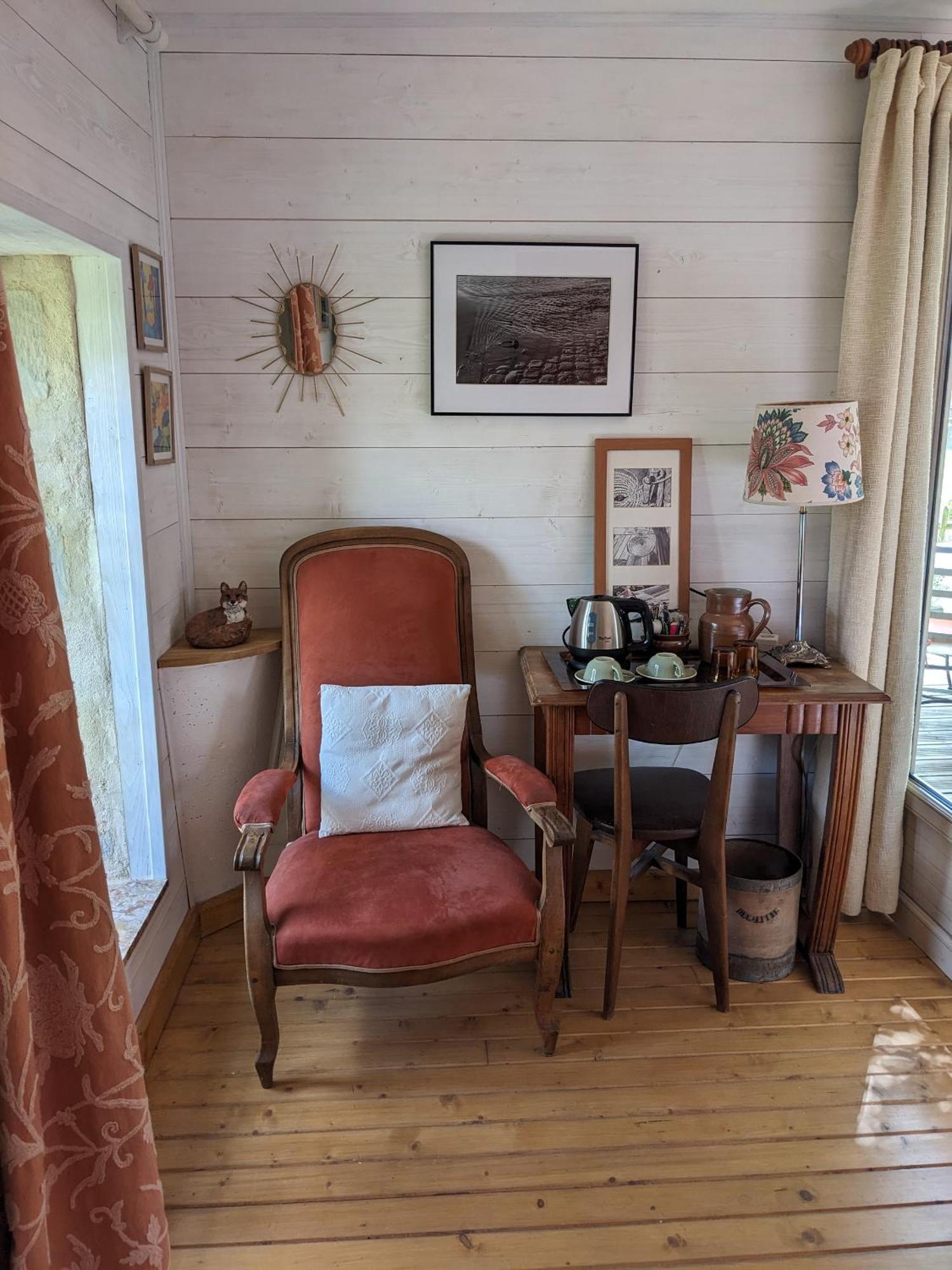 Bed and Breakfast Loge & Broc La Possonnière Habitación foto